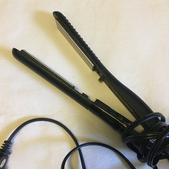 Durabrand Hair Straightener - Picture 2 of 11